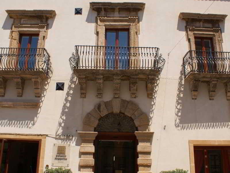 Hotel Palazzo Zuppello เอากุสตา ภายนอก รูปภาพ